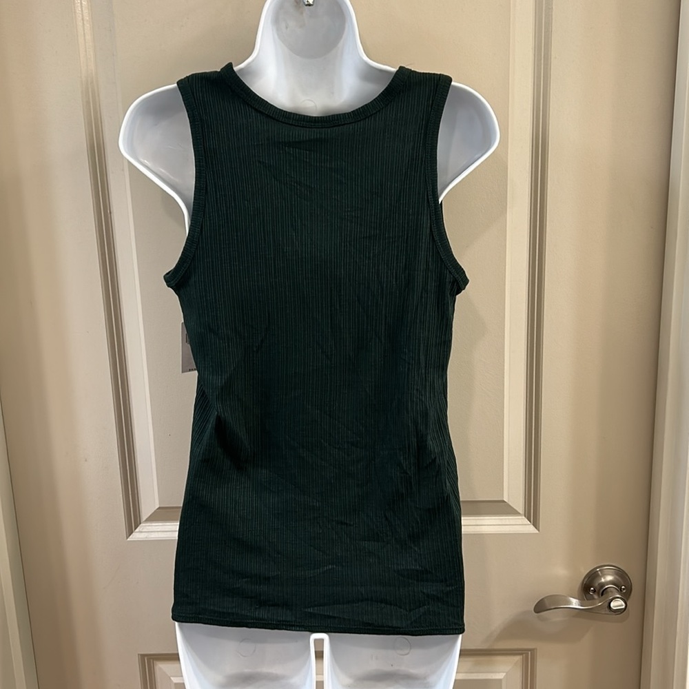 Old Navy Ribbed Tank Top - Picture 4 of 6